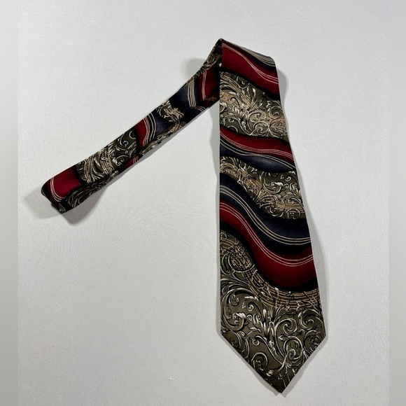 Van Heusen Other - Men’s Van Heusen Silk Necktie